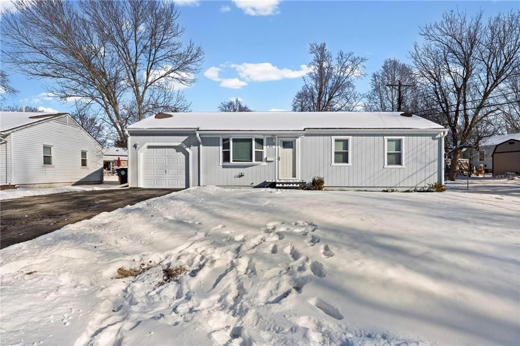 Photo of 402 Park Avenue, Belton, MO 64012 (MLS # 2598518)