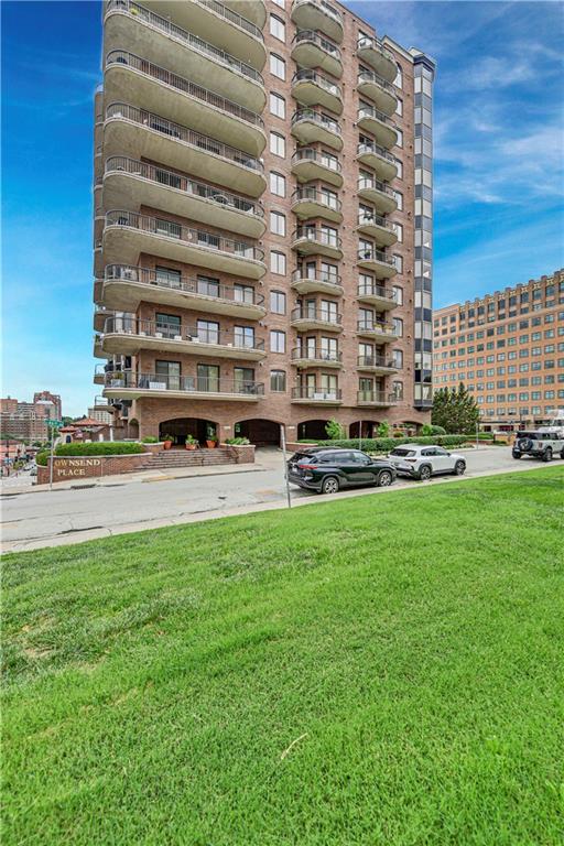 411 W 46th Terrace 202