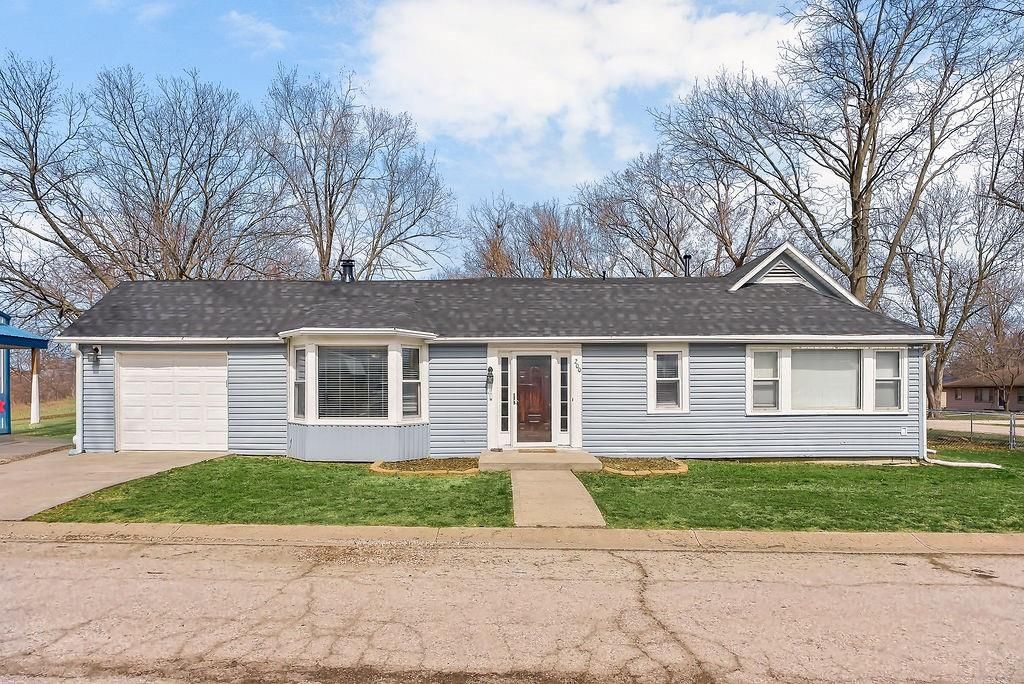 Photo of 200 W 2nd Street, Garden City, MO 64747 (MLS # 2607937)
