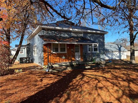 216 E Prairie Avenue, Girard, KS 66743 - MLS#: 2589021