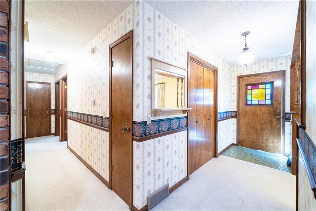 St Joseph, Missouri 64505, United States, 3 Bedrooms Bedrooms, ,3 BathroomsBathrooms,Residential,Pending,44897