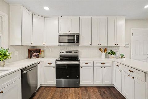 Tiny photo for 1500 Ridgeview Road, Liberty, MO 64068 (MLS # 2623817)