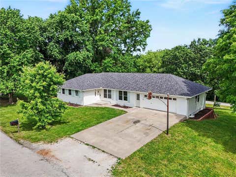 Tiny photo for 1500 Ridgeview Road, Liberty, MO 64068 (MLS # 2623817)