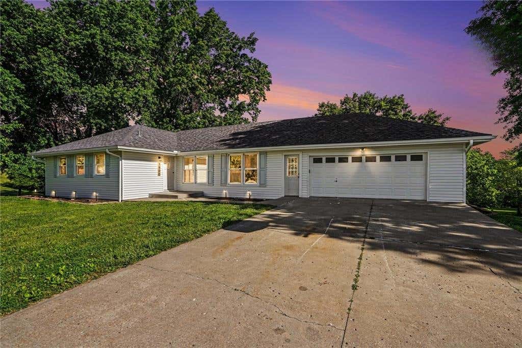 Photo of 1500 Ridgeview Road, Liberty, MO 64068 (MLS # 2623817)