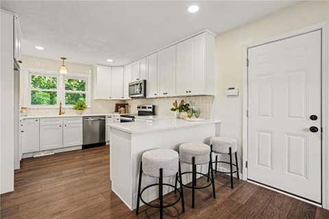 Tiny photo for 1500 Ridgeview Road, Liberty, MO 64068 (MLS # 2623817)