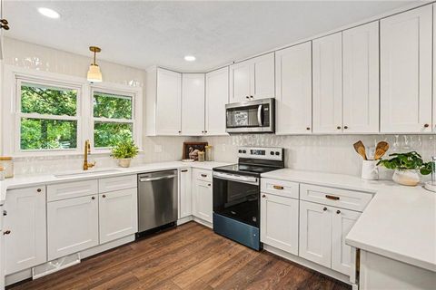 Tiny photo for 1500 Ridgeview Road, Liberty, MO 64068 (MLS # 2623817)