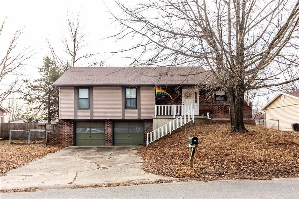 Photo of 28 SE 240 Road, Warrensburg, MO 64093 (MLS # 2598763)