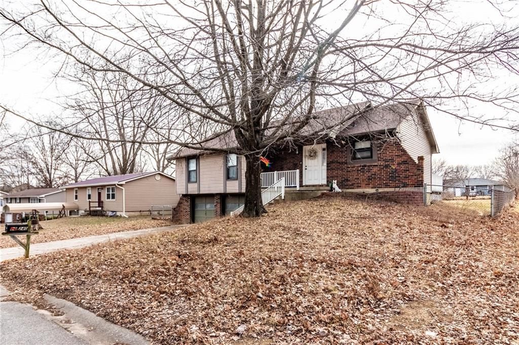 Photo of 28 SE 240 Road, Warrensburg, MO 64093 (MLS # 2598763)