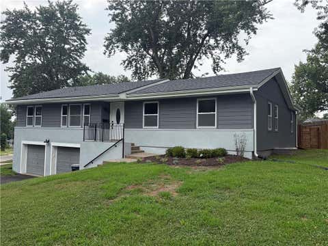 Photo of 3237 NE 47th Terrace, Kansas City, MO 64117 (MLS # 2636051)