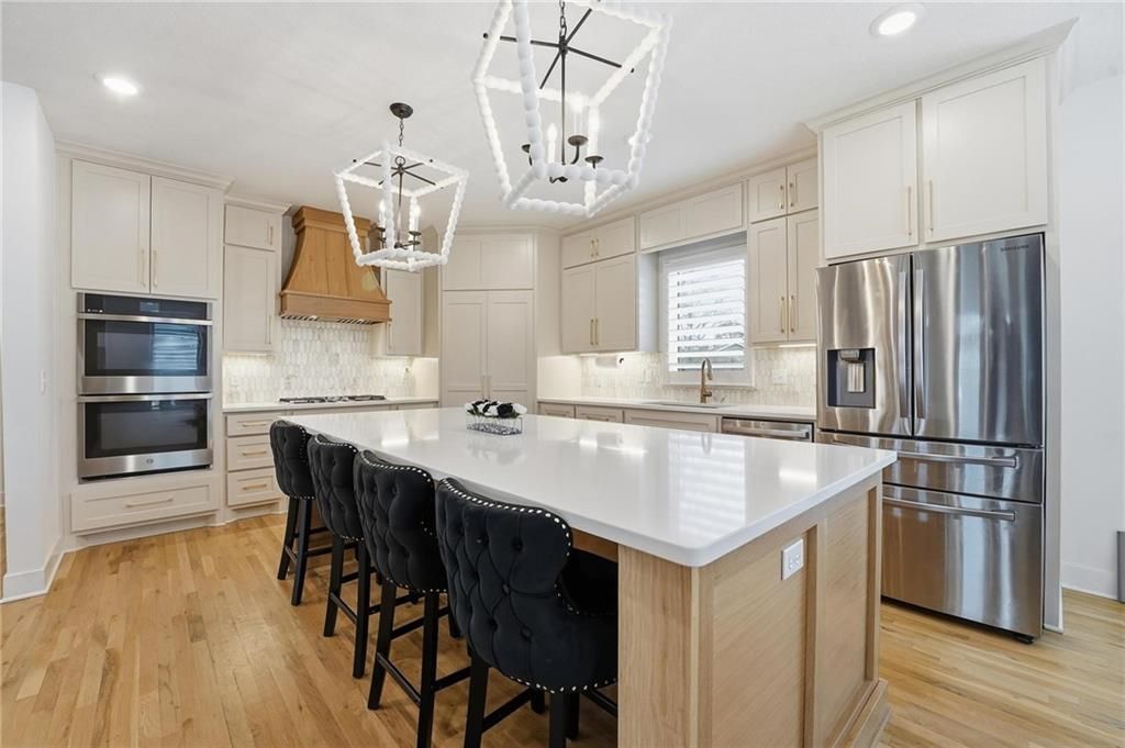 Photo of 9702 NW 75th Street, Weatherby Lake, MO 64152 (MLS # 2599284)