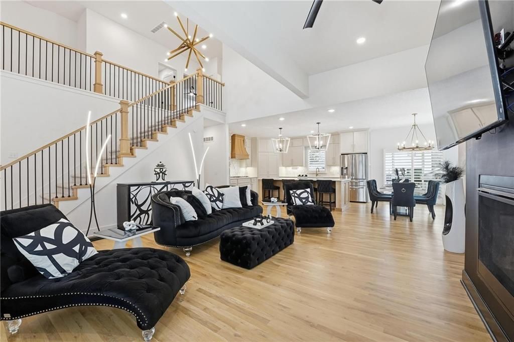 Photo of 9702 NW 75th Street, Weatherby Lake, MO 64152 (MLS # 2599284)