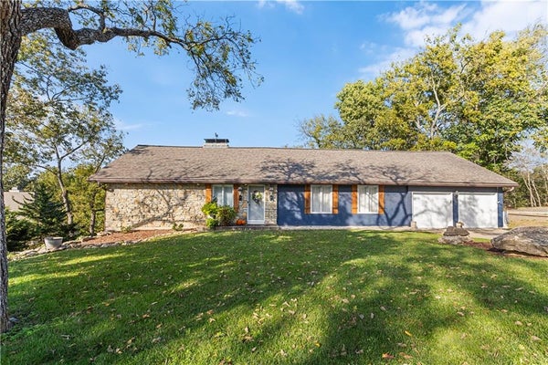 21018 BITTERSWEET DR, LENEXA, KS 66220 - Image 04a4a96899ad4e35a96dbaf9a98f09f7/2873890008