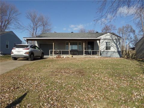 17304 E Bundschu Road Independence MO 64056