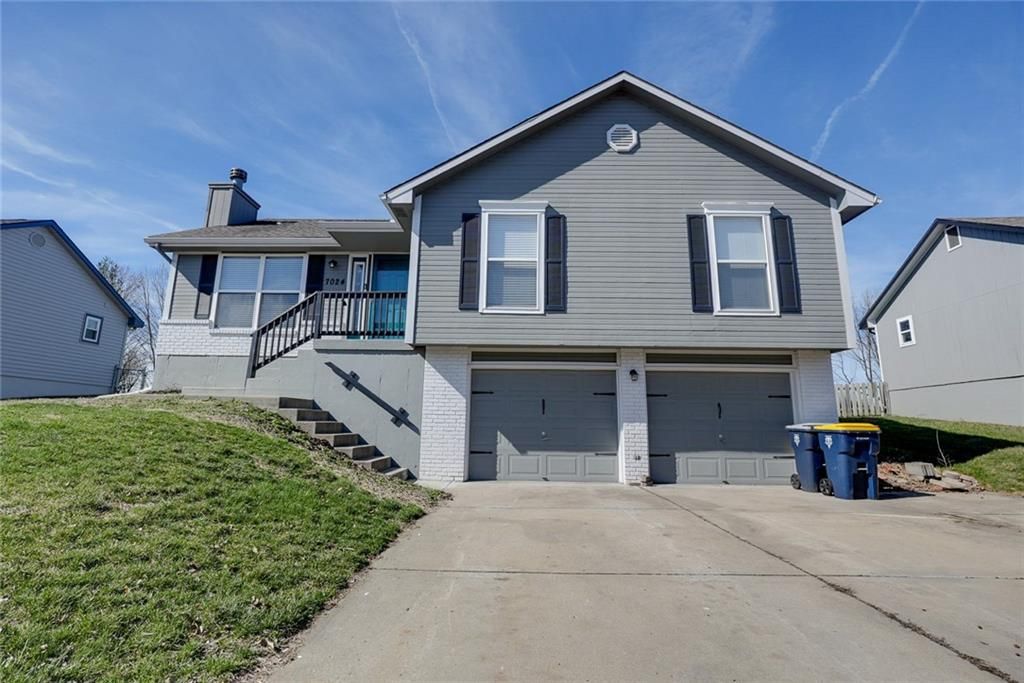 Photo of 7024 N Winchester Avenue, Kansas City, MO 64119 (MLS # 2606275)