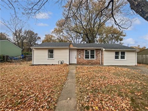 1044 S 49th Drive Kansas City KS 66106