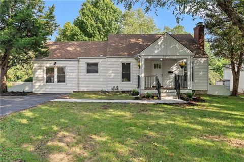 9804 E 68th Terrace, Kansas City, MO 64133 - #: 2578164