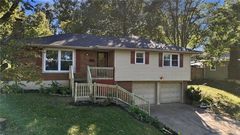 Photo of 11419 W 47TH Street, Shawnee, KS 66203 (MLS # 2648484)