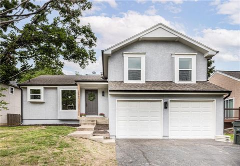 Photo of 12902 W 108th Street, Overland Park, KS 66210 (MLS # 2623498)