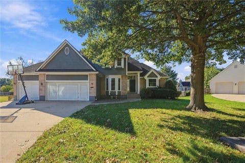 Photo of 18107 E 51st Street Court, Independence, MO 64055 (MLS # 2648725)