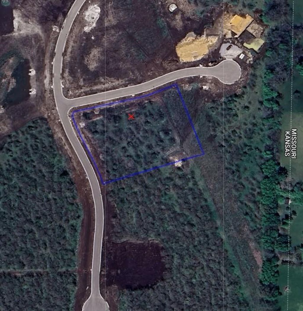 Photo of 17415 Galloway Drive, Stilwell, KS 66085 (MLS # 2527458)