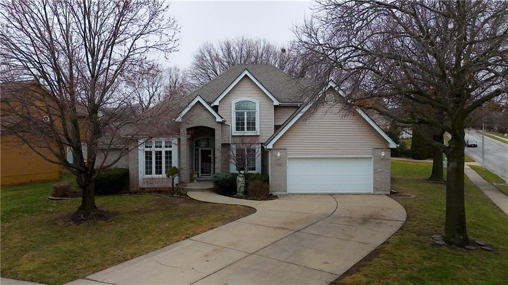 6124 N Elmwood Court