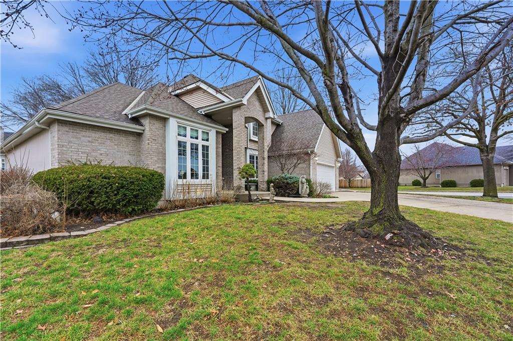 6124 N Elmwood Court