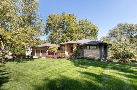 9645 Manor Road Leawood KS 66206