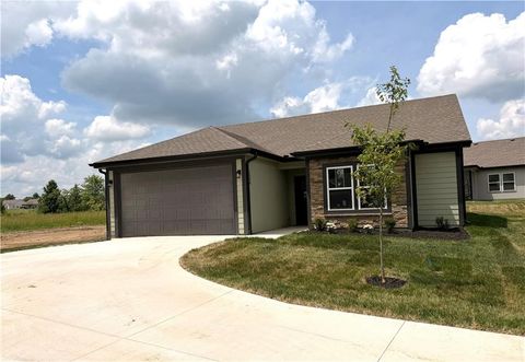 Photo of 1311 N White Oaks Lane, Oak Grove, MO 64075 (MLS # 2633449)