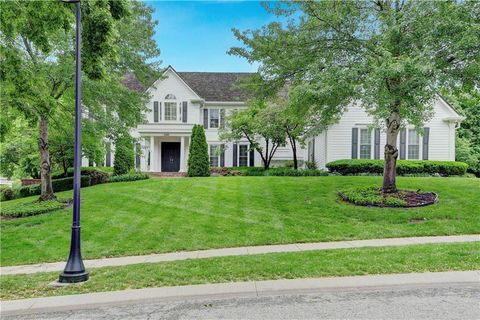 11405 Manor Street Leawood KS 66211