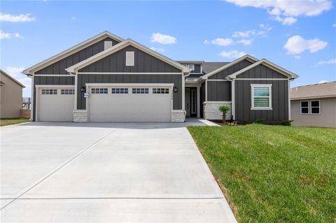1526 N 162nd Circle Basehor KS 66007