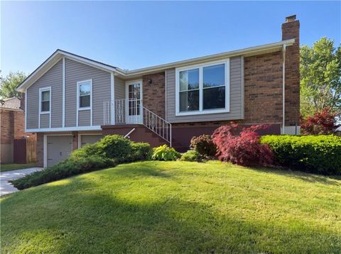 Photo of 20405 E 15th Terrace, Independence, MO 64056 (MLS # 2616392)