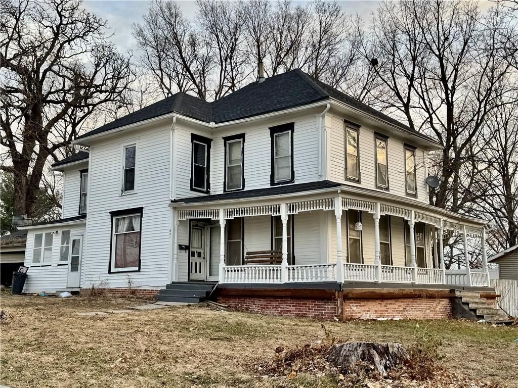 Photo of 601 E 4TH Street, Maryville, MO 64468 (MLS # 2592680)