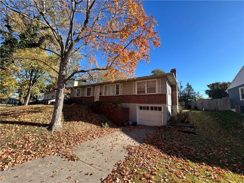 Photo of 3335 N chippewa Drive, North Kansas City, MO 64116 (MLS # 2644223)