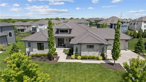 Photo of 15709 El Monte Street, Overland Park, KS 66224 (MLS # 2618646)
