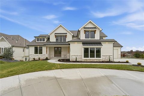 2304 NE Shoal Creek Parkway, Kansas City, MO 64155 - #: 2563654