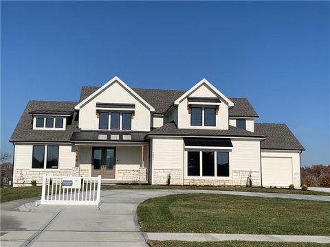 2304 NE Shoal Creek Parkway, Kansas City, MO 64155 - #: 2563654