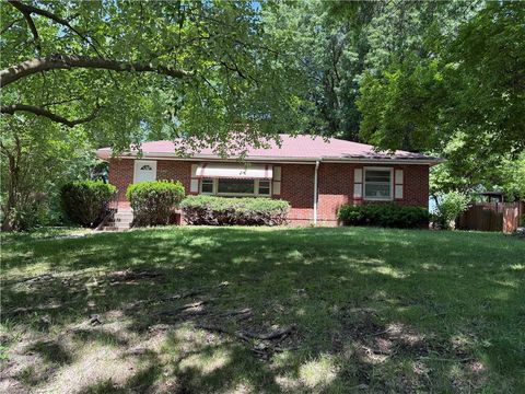 Photo of 3407 Gene Field Road, St Joseph, MO 64506 (MLS # 2620777)