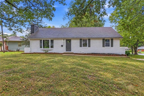 Photo of 5008 Spring Street, Kansas City, MO 64133 (MLS # 2647383)