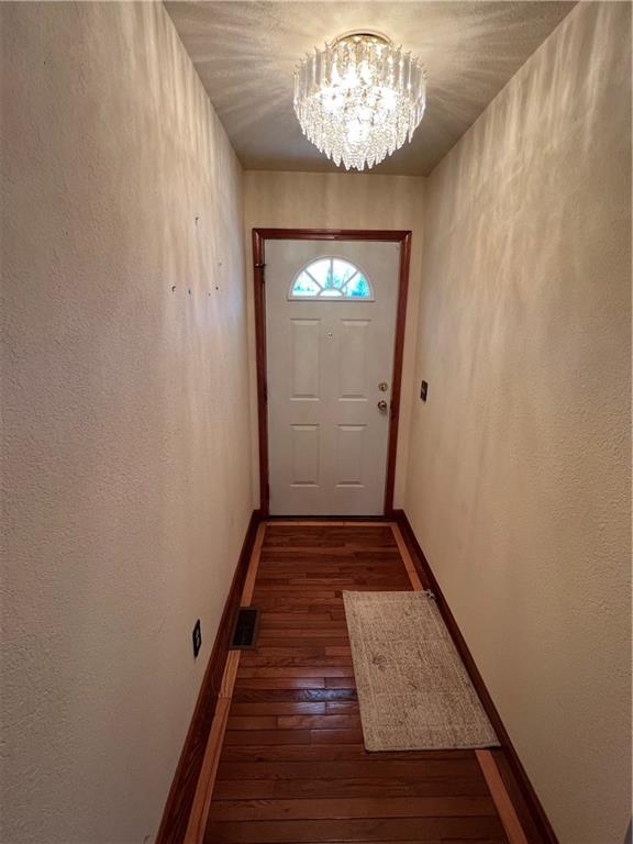 9 SE Hilltop Terrace Road