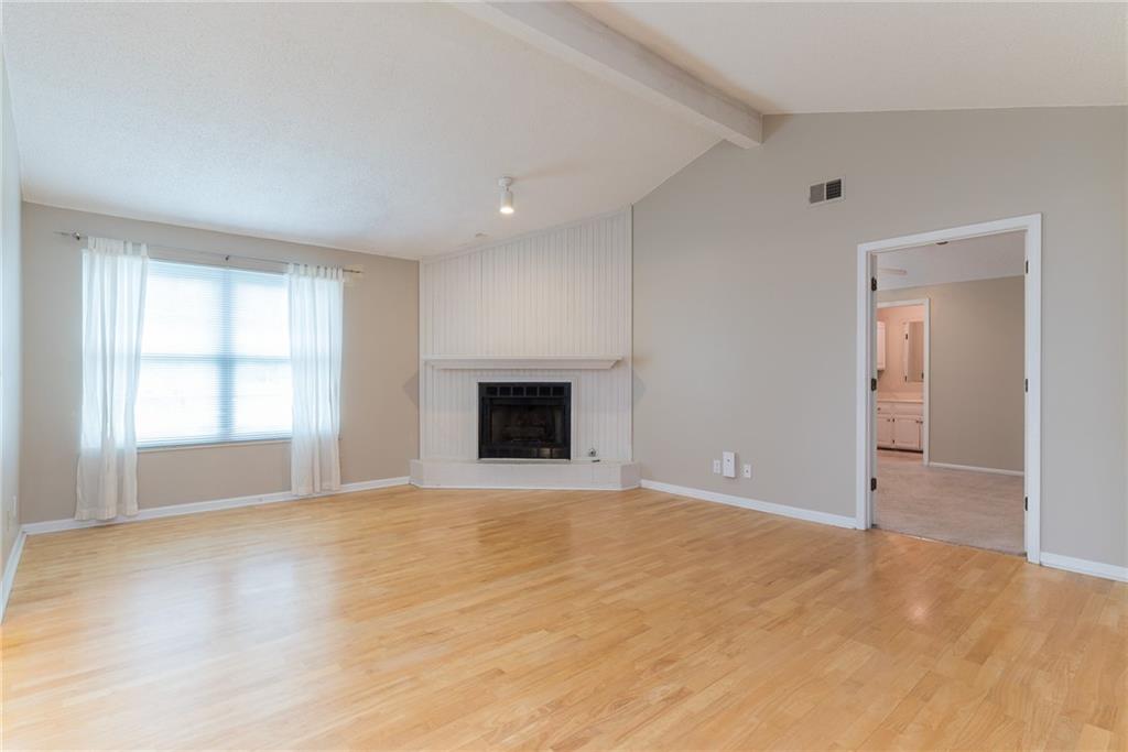 Kansas City, Missouri 64114, United States, 2 Bedrooms Bedrooms, ,2 BathroomsBathrooms,Residential,Active,145964