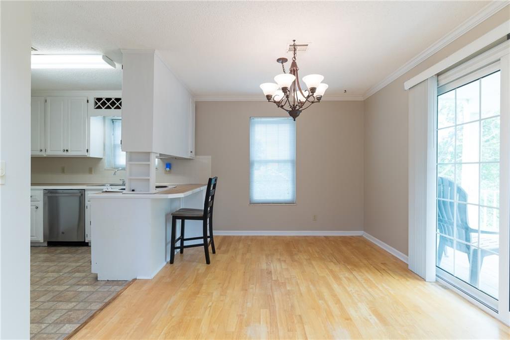 Kansas City, Missouri 64114, United States, 2 Bedrooms Bedrooms, ,2 BathroomsBathrooms,Residential,Active,145964