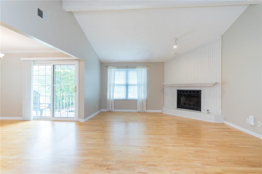 Kansas City, Missouri 64114, United States, 2 Bedrooms Bedrooms, ,2 BathroomsBathrooms,Residential,Active,145964