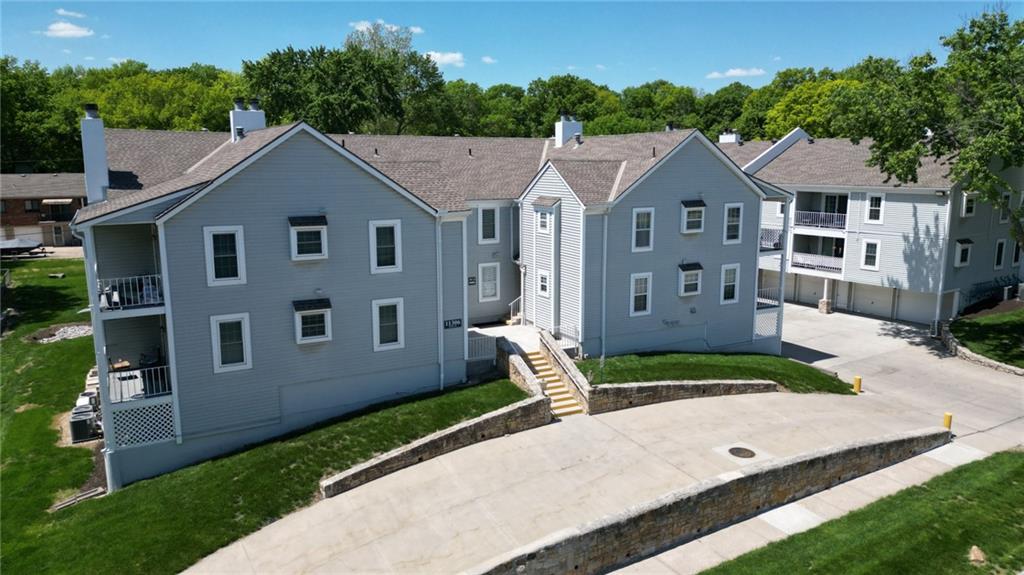 Kansas City, Missouri 64114, United States, 2 Bedrooms Bedrooms, ,2 BathroomsBathrooms,Residential,Active,145964