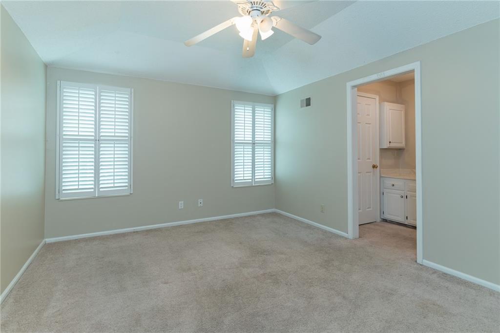 Kansas City, Missouri 64114, United States, 2 Bedrooms Bedrooms, ,2 BathroomsBathrooms,Residential,Active,145964