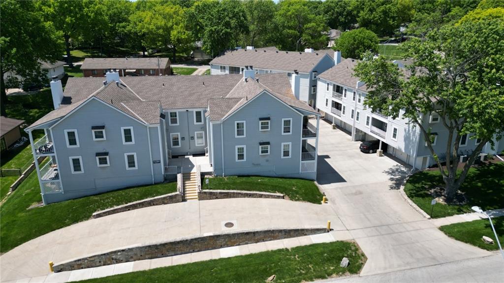 Kansas City, Missouri 64114, United States, 2 Bedrooms Bedrooms, ,2 BathroomsBathrooms,Residential,Active,145964