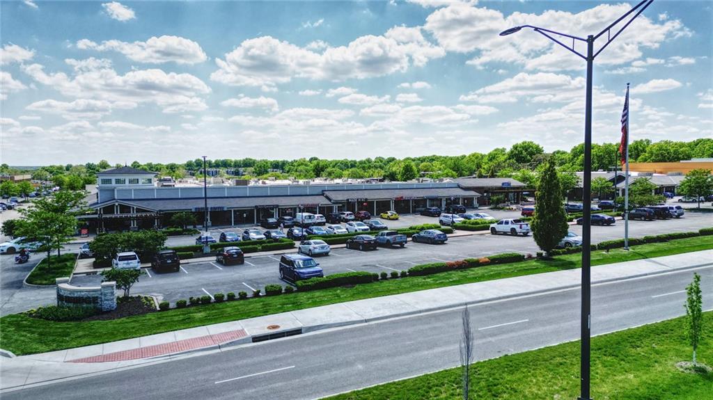 Kansas City, Missouri 64114, United States, 2 Bedrooms Bedrooms, ,2 BathroomsBathrooms,Residential,Active,145964