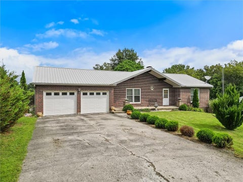 Photo of 612 Crispin Street, Richmond, MO 64085 (MLS # 2638640)