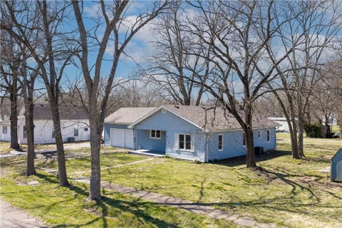 Photo of 304 S Chestnut Street, La Monte, MO 65337 (MLS # 2632538)