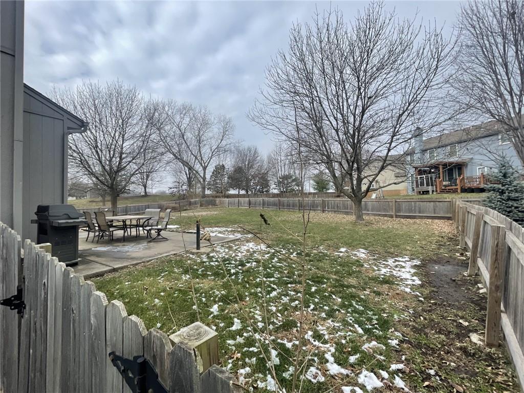 15950 S Avalon Street