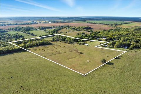 1369 N 550th Road Baldwin City KS 66006